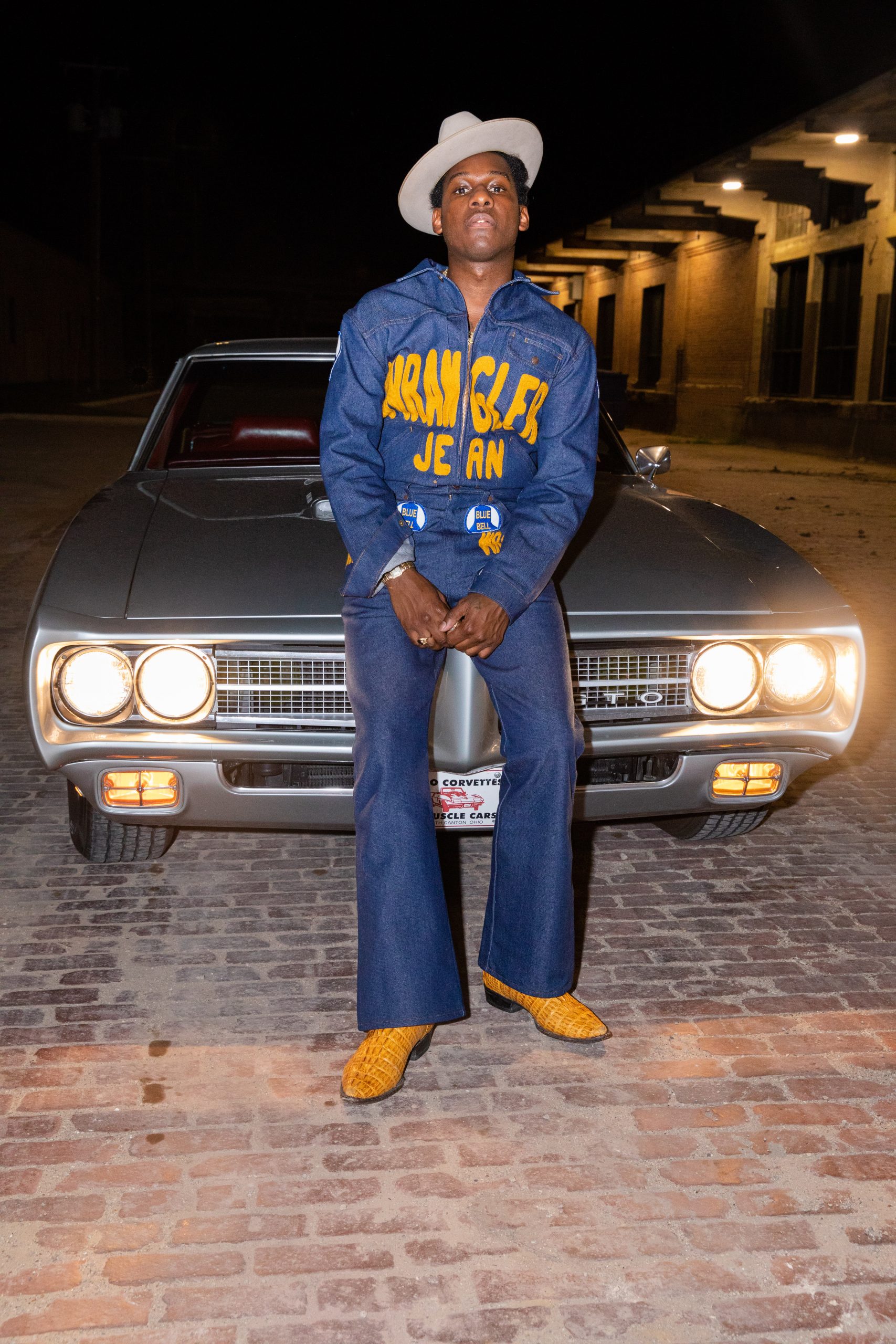 Image of Leon Bridges in full denim Wrangler suit NFT